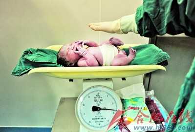 南京试管婴儿咨询_南京哪里有服务好的助孕_6A985_Wv51F_两步移植法移植两个胚胎